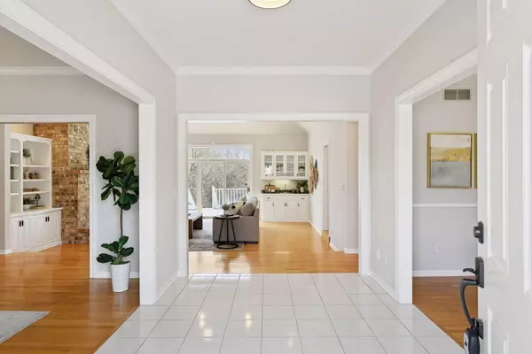 Edina, MN 55439,7604 Delaney BLVD