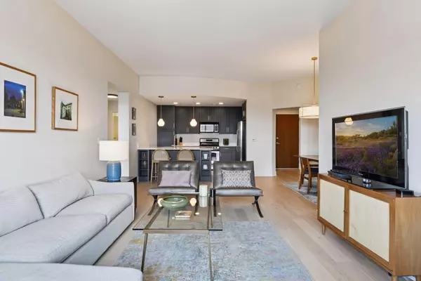 Minneapolis, MN 55401,100 3rd AVE S #1001