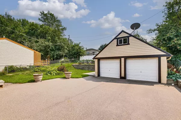 Saint Paul, MN 55106,1560 Case AVE