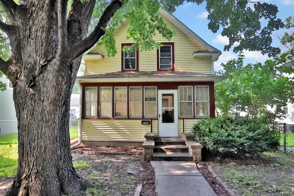 Saint Paul, MN 55104,2122 Temple CT
