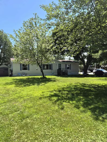 4002 Flamingo Drive NE, Ham Lake, MN 55304