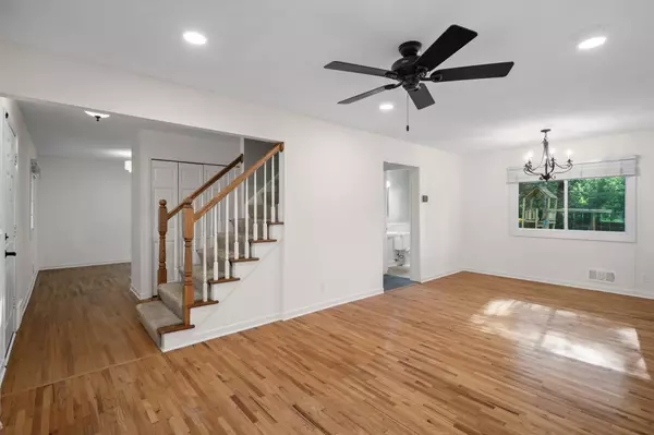 Edina, MN 55439,6708 Ridgeview DR