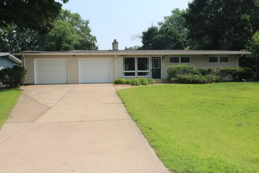 3024 Asbury ST, Roseville, MN 55113