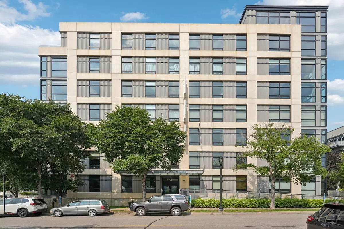 Minneapolis, MN 55401,720 N 4th ST #109