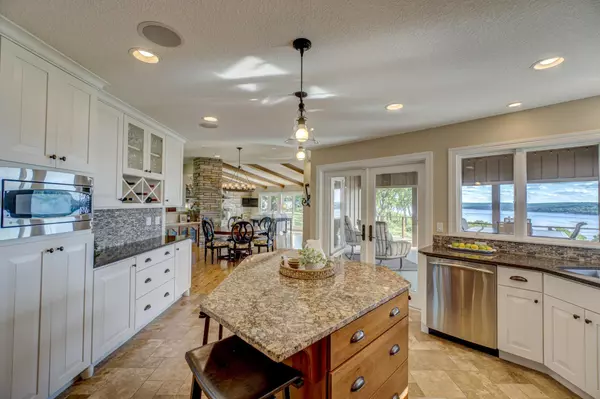 Hudson, WI 54016,1019 Crest View DR