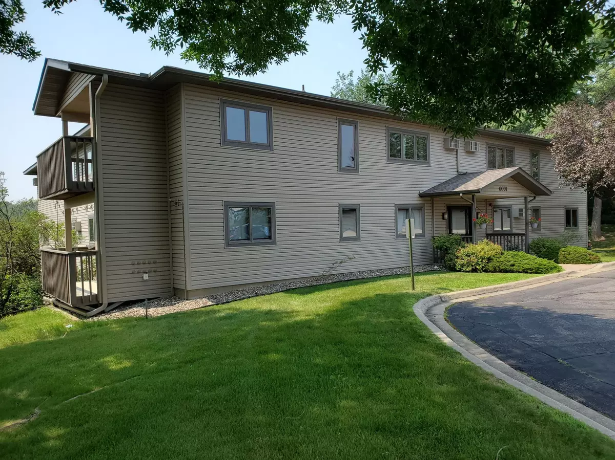 Inver Grove Heights, MN 55076,6601 Buckley CIR #106
