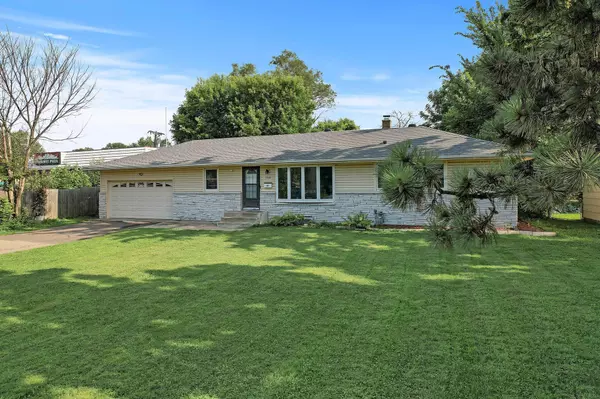 Roseville, MN 55113,1116 Roselawn AVE W
