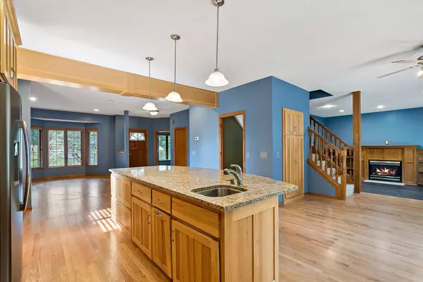 Eagan, MN 55123,3960 Versailles CT