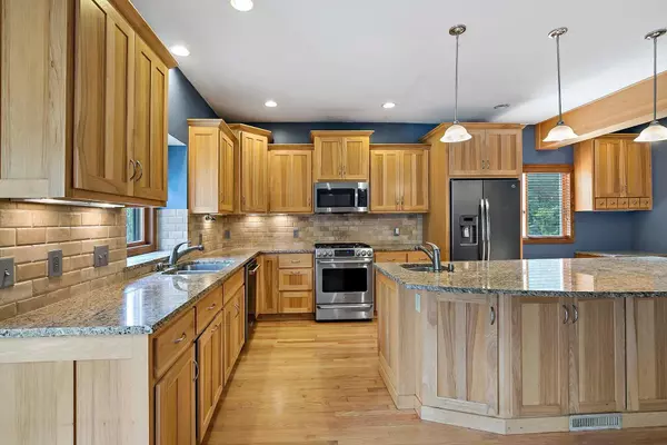 Eagan, MN 55123,3960 Versailles CT