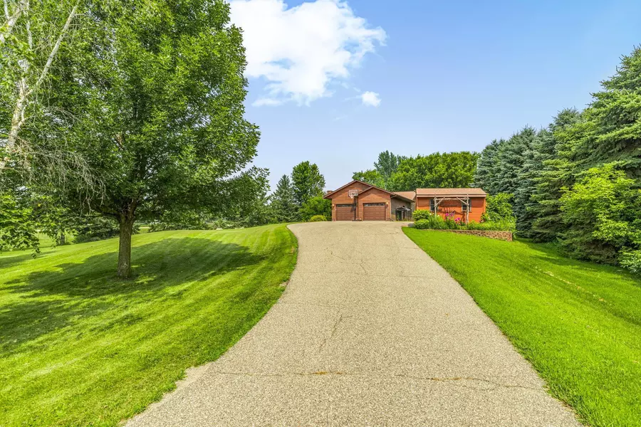 37116 Sarah LN, Avon Twp, MN 56310