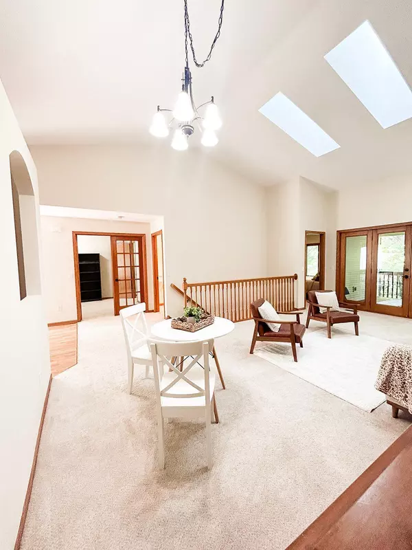 Eagan, MN 55123,3408 Eagan Oaks CT