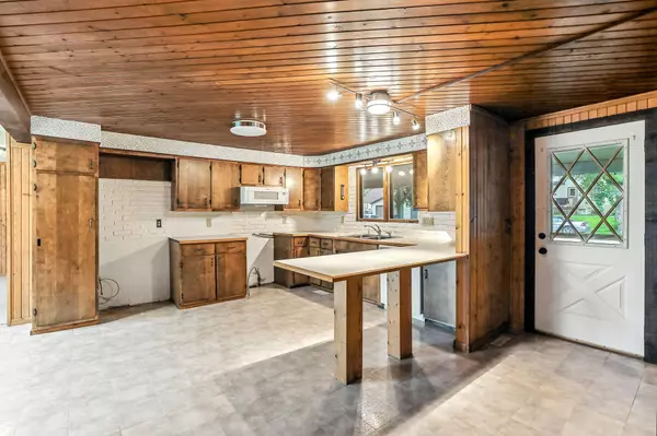 Danube, MN 56230,101 Maple ST