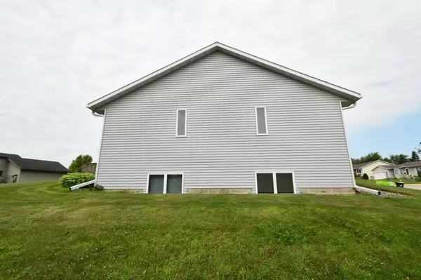 Zumbrota, MN 55992,904 Marie LN