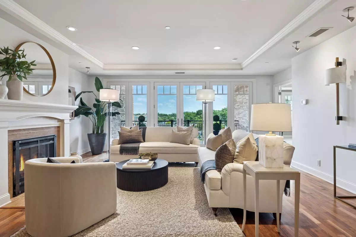 Edina, MN 55410,5000 France AVE S #33