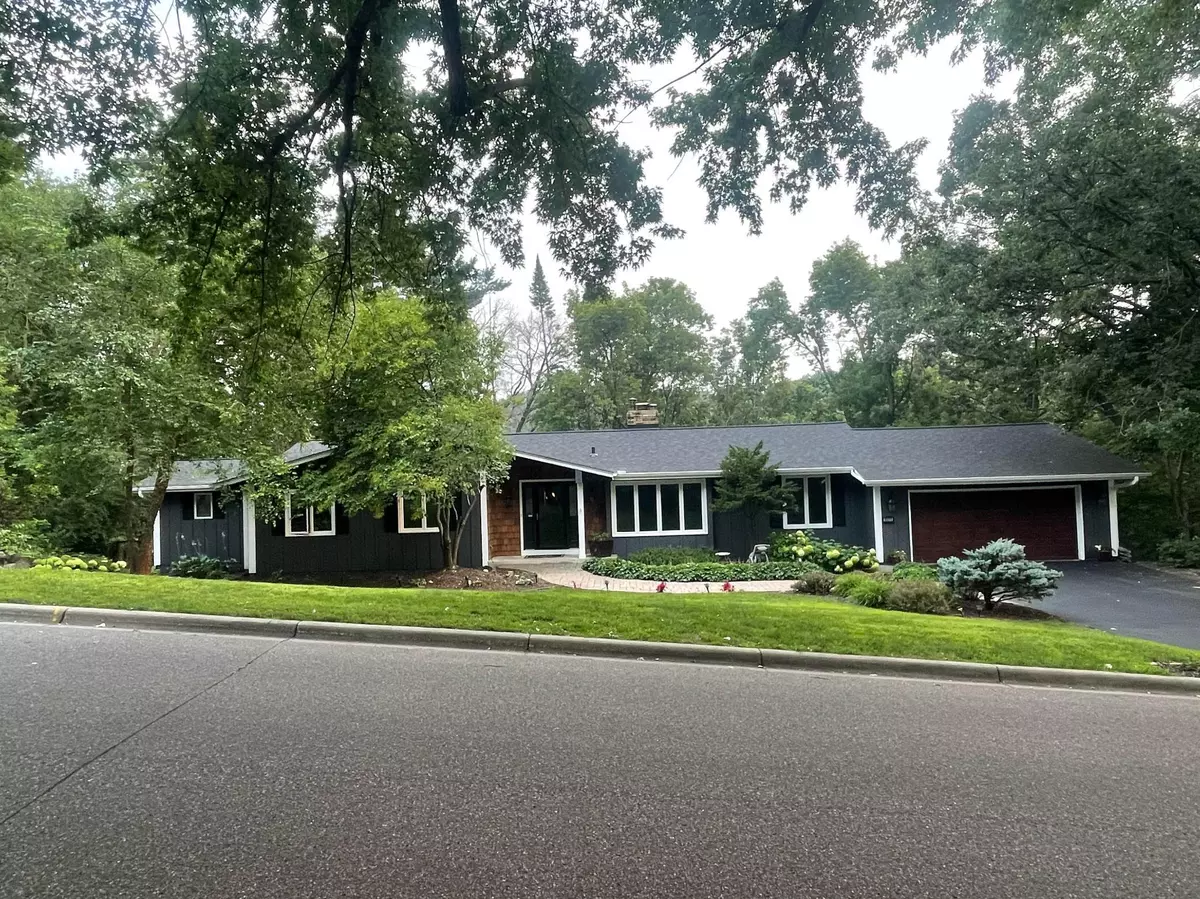 Minnetonka, MN 55345,15075 Highland TRL