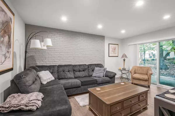 Eden Prairie, MN 55344,8781 Basswood RD