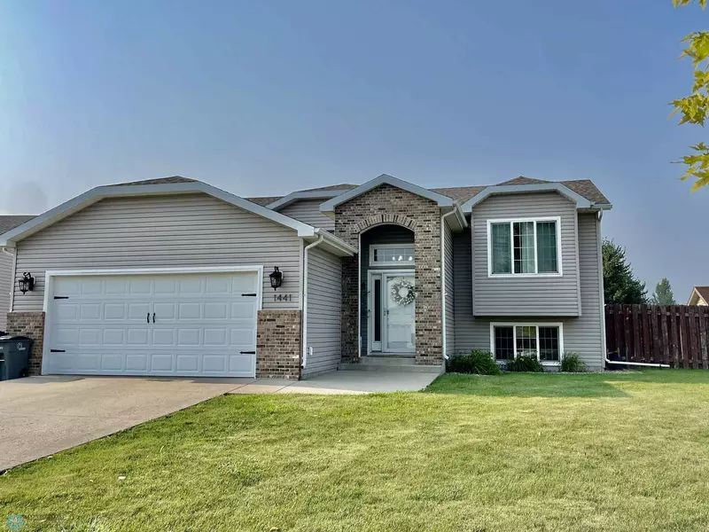 1441 41st AVE S, Moorhead, MN 56560