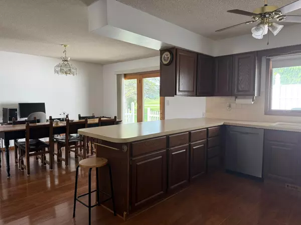 Albert Lea, MN 56007,1432 Regency LN