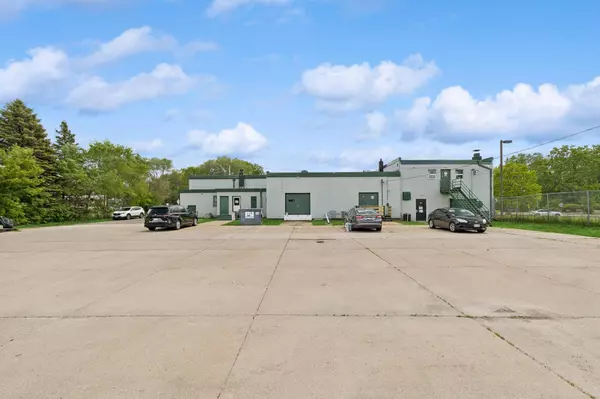 Maplewood, MN 55109,1321 Frost AVE