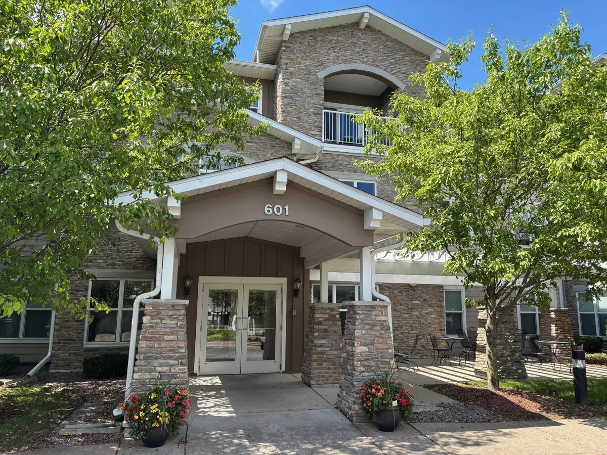 South Saint Paul, MN 55075,601 Levander WAY #309