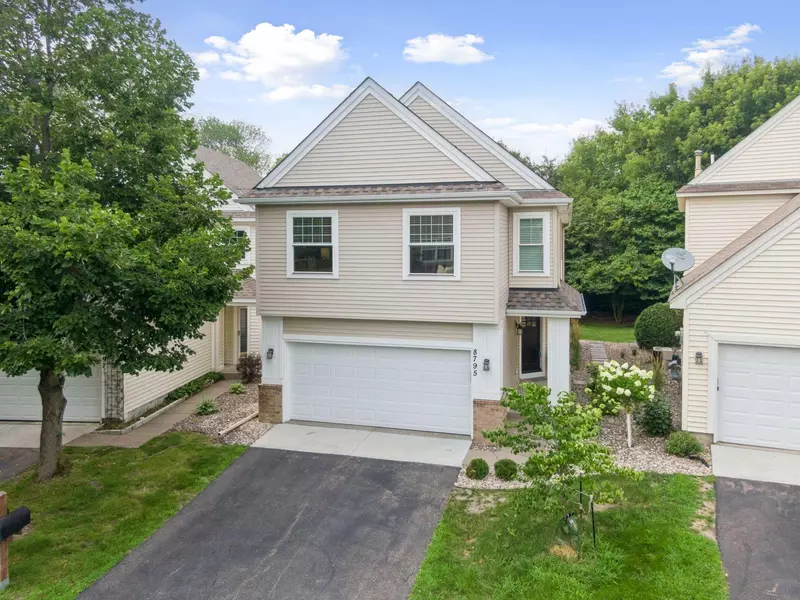 8795 North Bay DR, Chanhassen, MN 55317