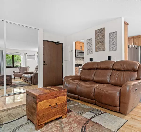 Bloomington, MN 55438,7501 W 101st ST #107