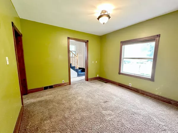 South Saint Paul, MN 55075,919 Warner AVE