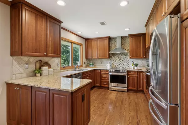 Waconia, MN 55387,717 W 1st ST