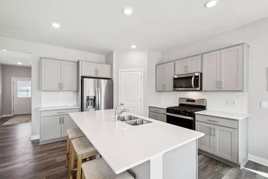 2079 Rainier DR, Shakopee, MN 55379