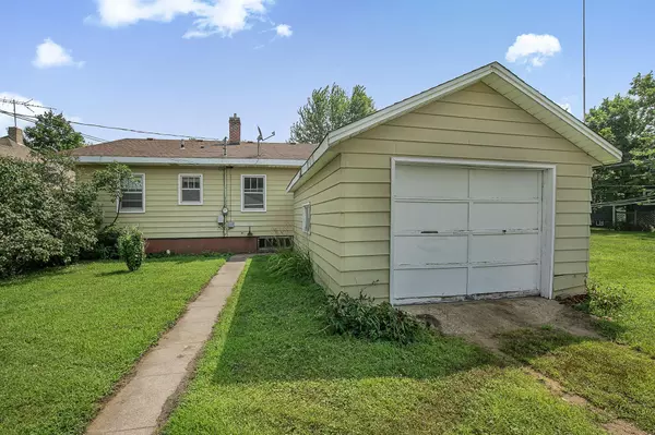 Saint Cloud, MN 56301,117 16th AVE S
