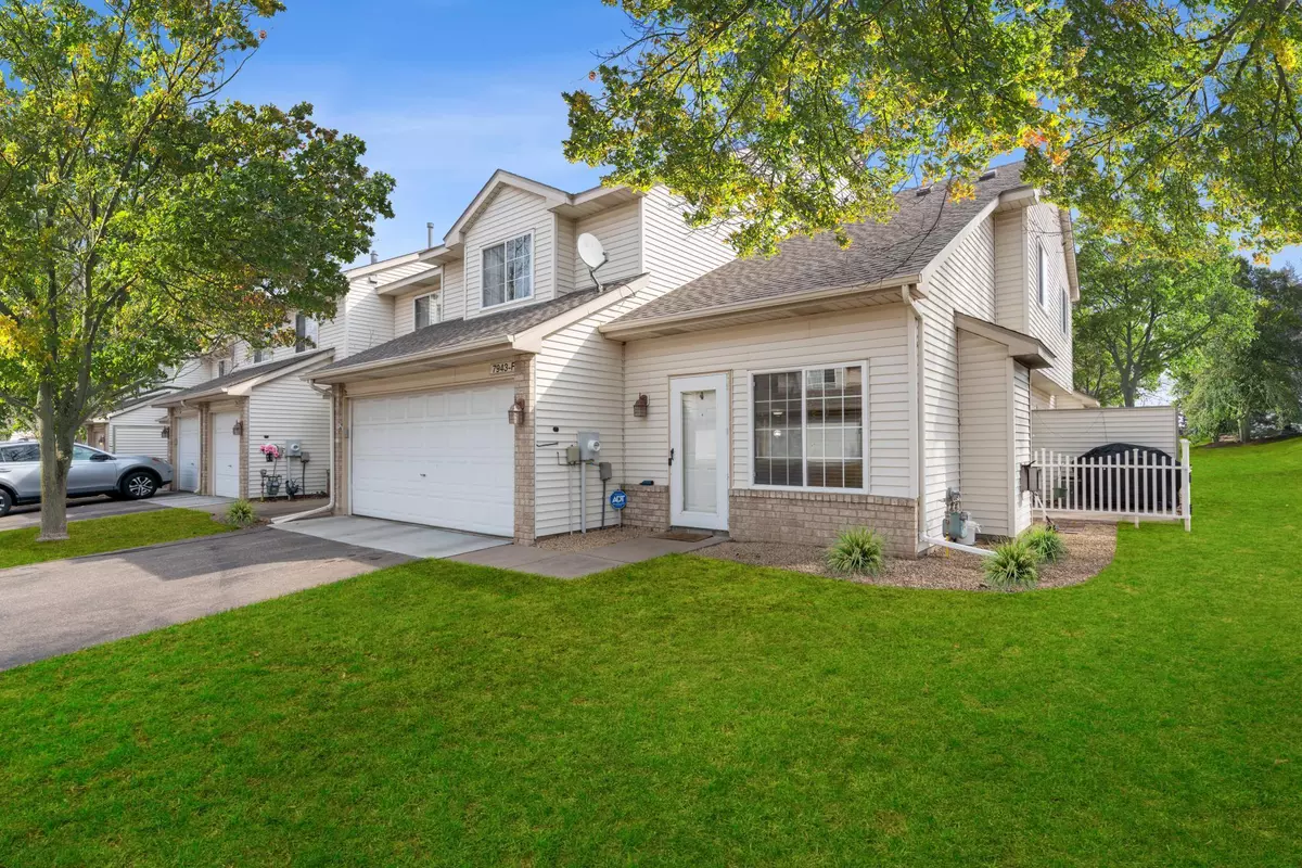 Woodbury, MN 55125,7943 Forest BLVD #F