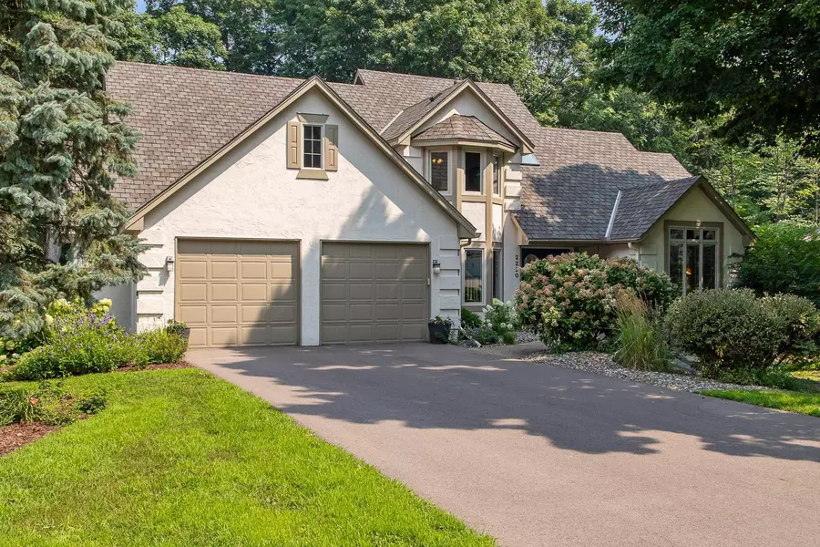 2220 Sommergate, Excelsior, MN 55331