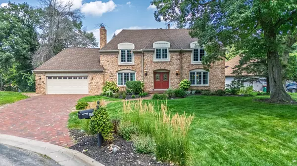 112 Marcin LN, Burnsville, MN 55337