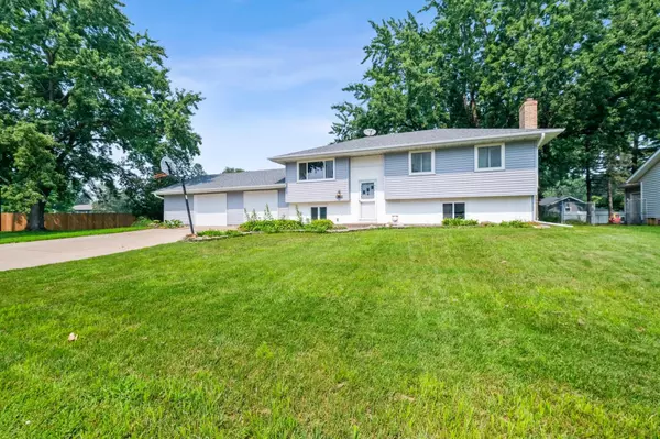 Rosemount, MN 55068,16570 Genesee AVE W