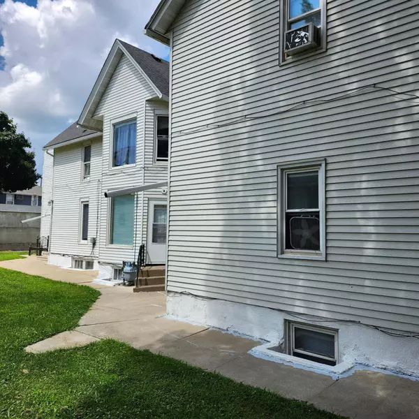 Austin, MN 55912,104 1st ST SW