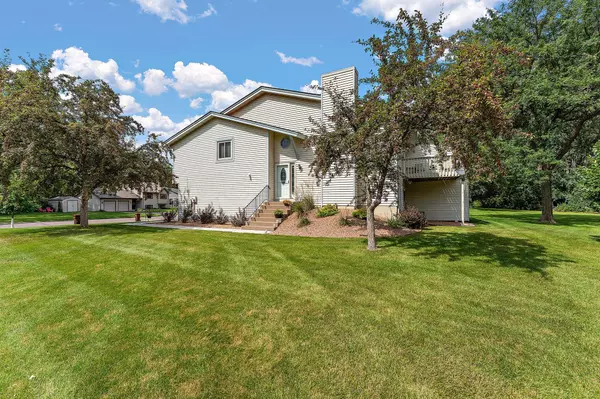 3487 York DR, Woodbury, MN 55125