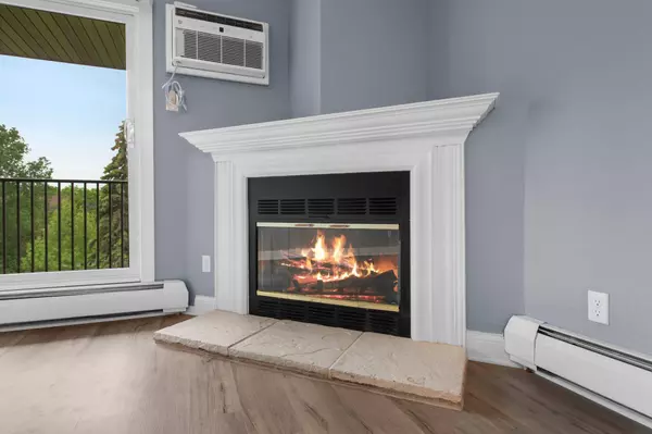 Eagan, MN 55123,3440 Golfview DR #318