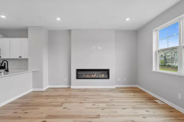 West Saint Paul, MN 55118,1523 Traverse LN
