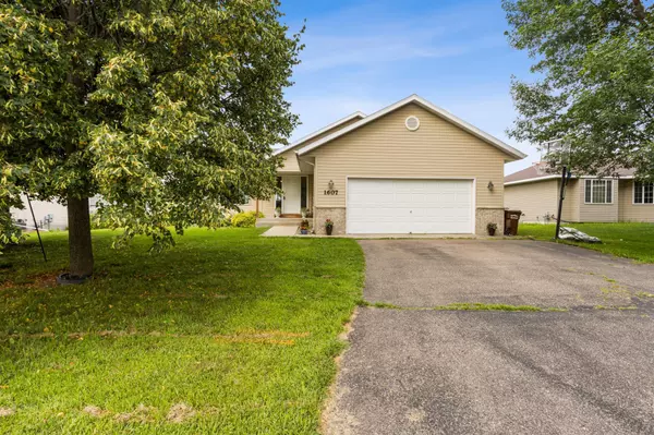 1607 Griffing Park RD, Buffalo, MN 55313