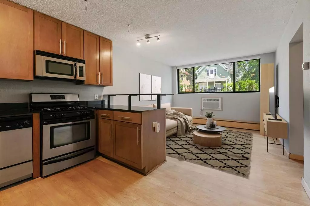 Minneapolis, MN 55404,2530 1st Ave S #101