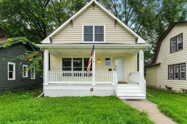 2309 Golden Valley RD, Minneapolis, MN 55411