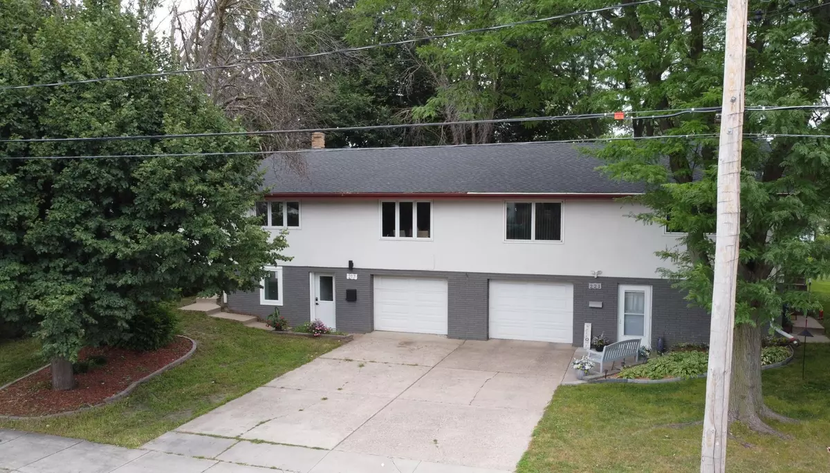 South Saint Paul, MN 55075,217 20th AVE S