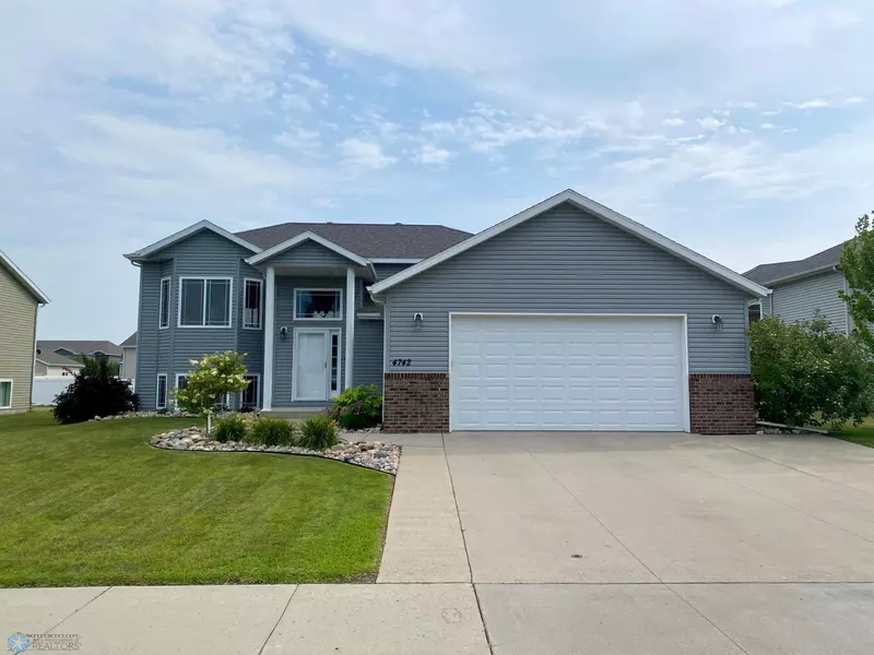 4742 47th AVE S, Fargo, ND 58104