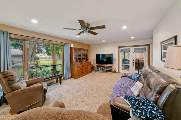 Cottage Grove, MN 55016,8120 77th ST S