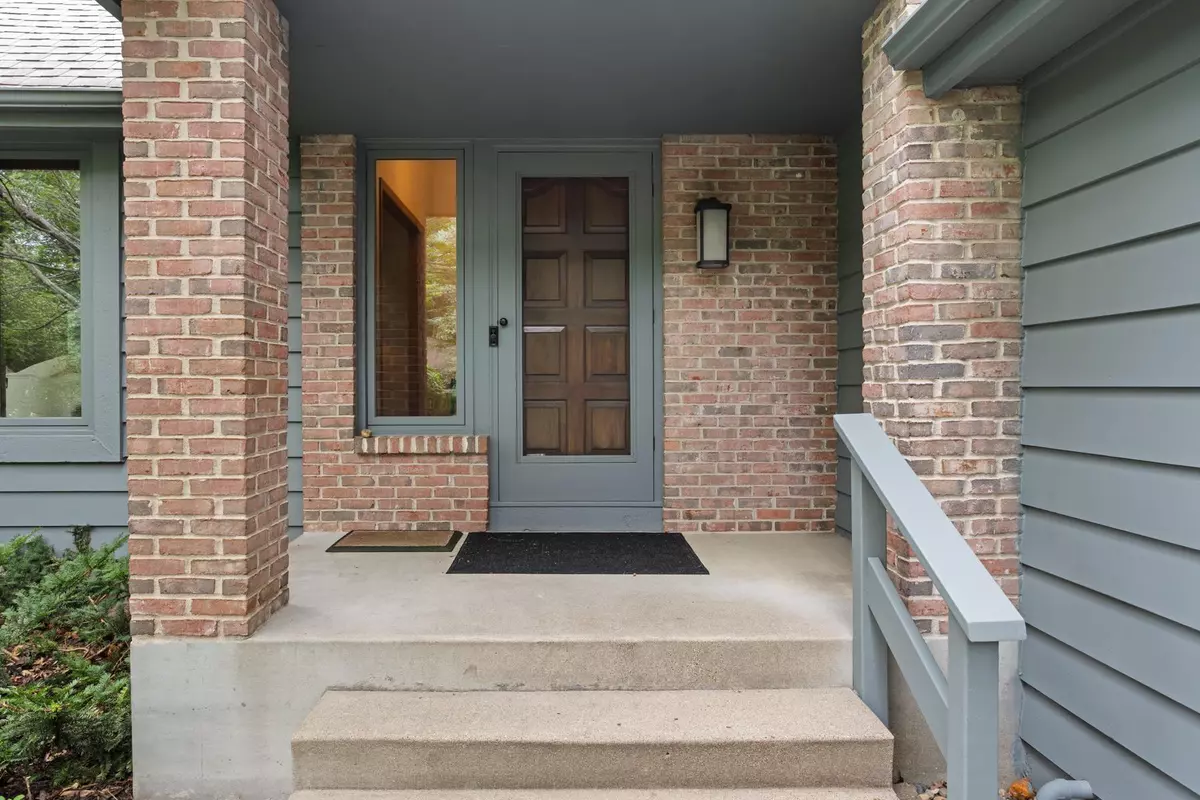 Eden Prairie, MN 55347,9331 Amsden WAY
