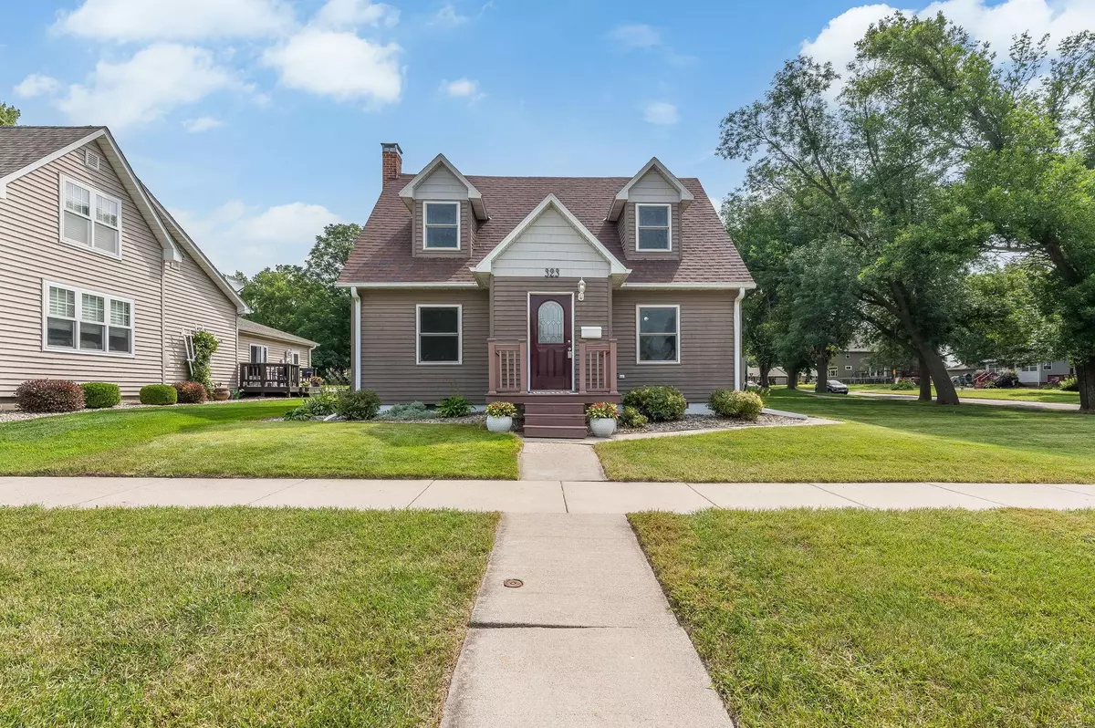 Blue Earth, MN 56013,323 S Galbraith ST