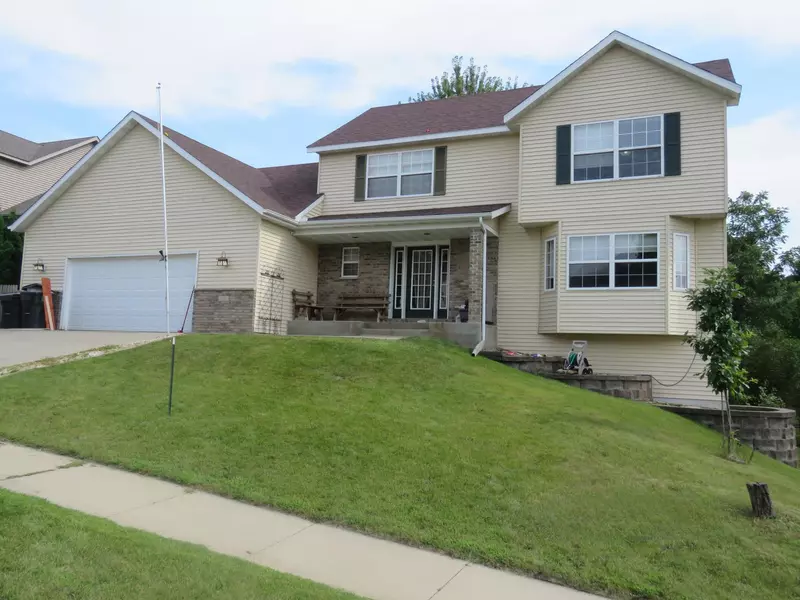 2331 Ponderosa Dr SW, Rochester, MN 55902