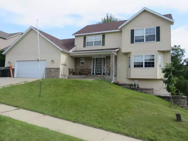 2331 Ponderosa Dr SW, Rochester, MN 55902