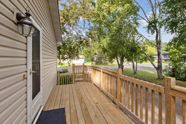 Maple Grove, MN 55369,9880 Cottonwood LN N