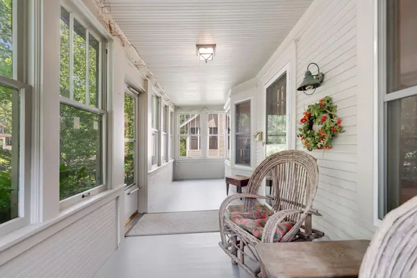 Saint Paul, MN 55108,1374 Raymond AVE